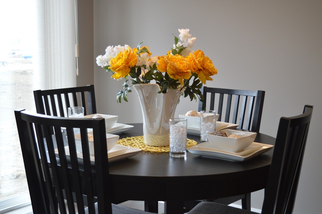 Kitchen Tables Decor Tips, Simple Table Setting Ideas For Everyday